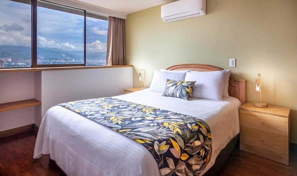 Alcazar De Oviedo By Ee Aparthotel 3*