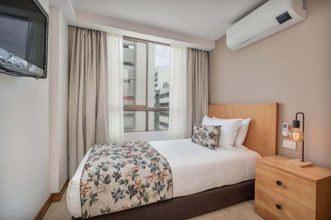 Alcazar De Oviedo By Ee Apartahotel Medellín